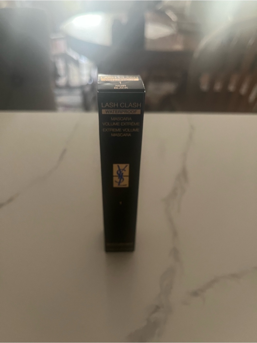 Yves Saint Laurent Black Volumizing Mascara Lash Clash in black Waterproof - Picture 2 of 5
